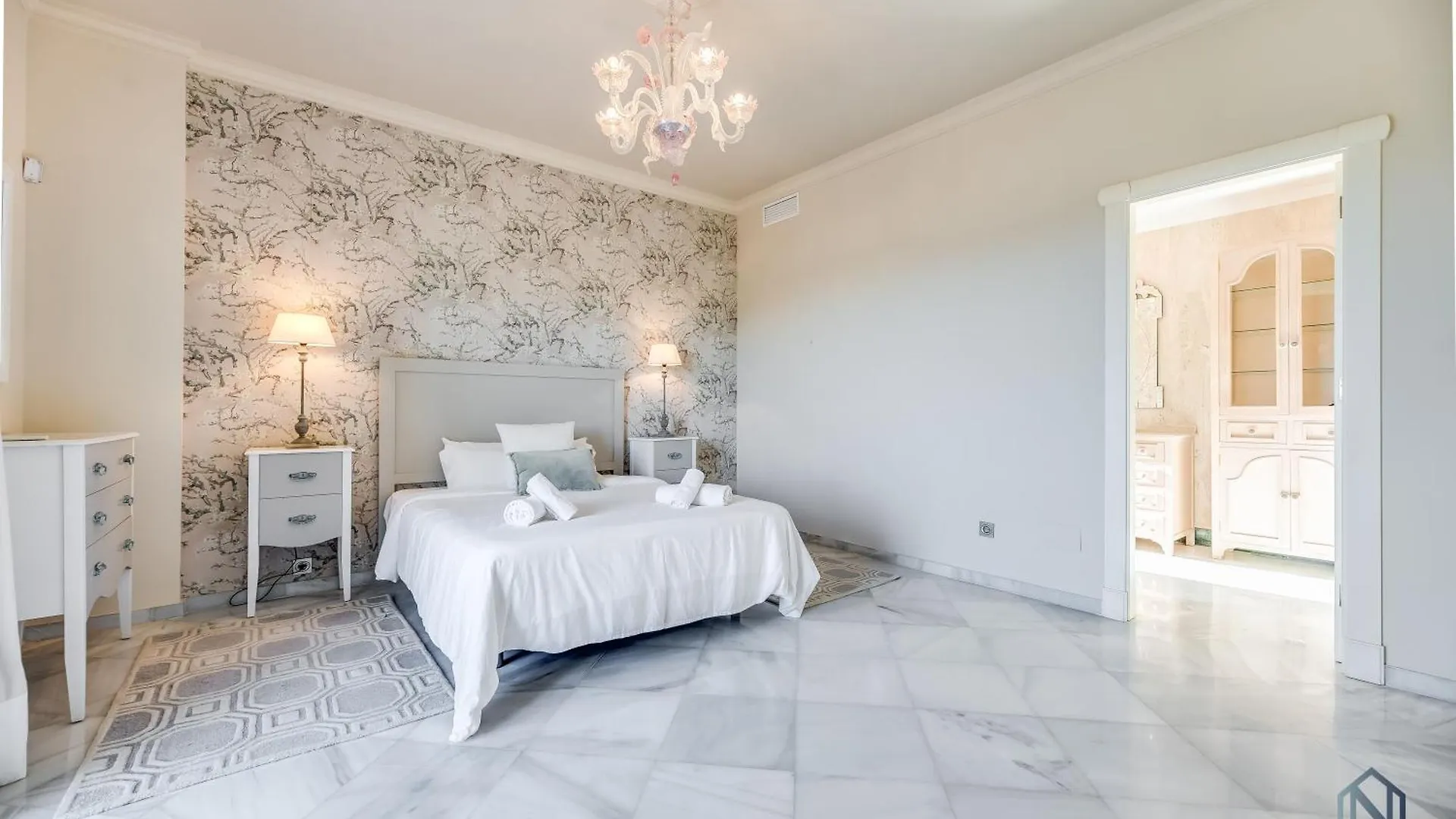 Spacious 6 Bdrm Villa - Golf Lover'S Paradise Marbella 0*,  Espanha