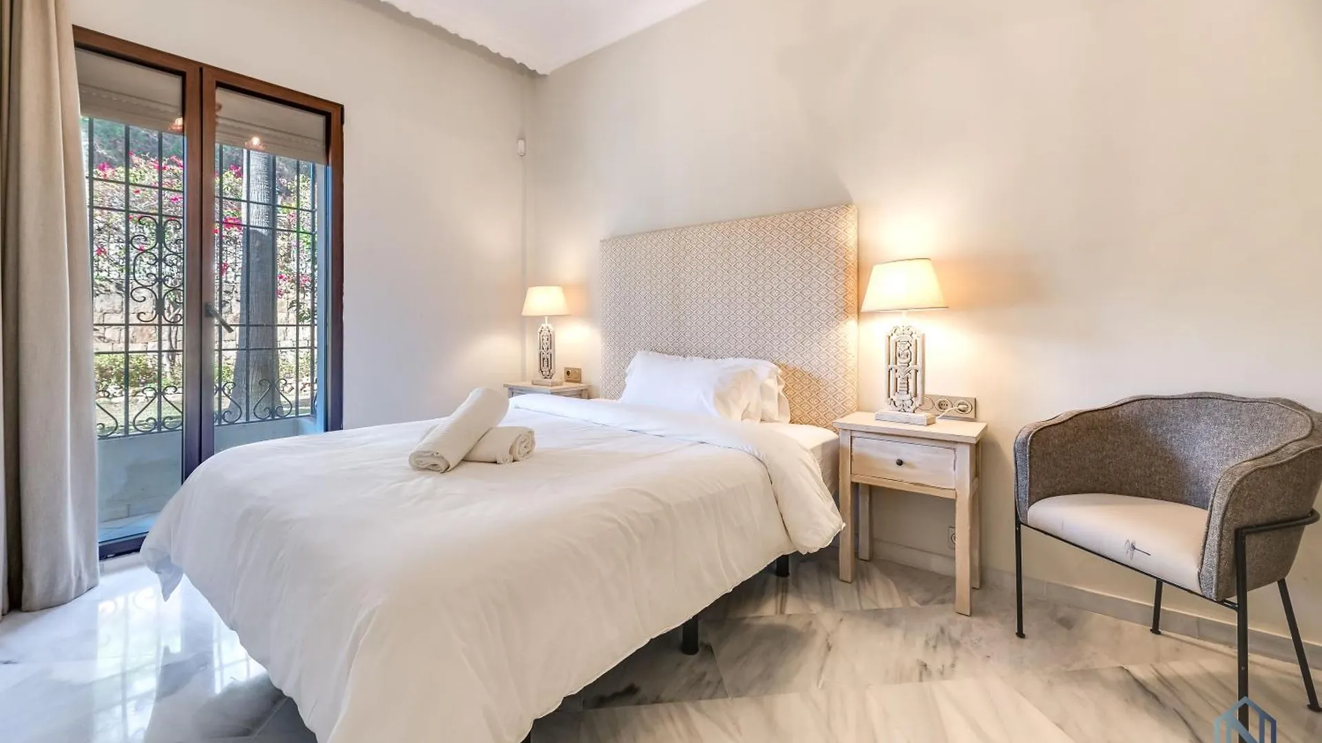 Spacious 6 Bdrm Villa - Golf Lover'S Paradise Marbella 0*,  Espanha