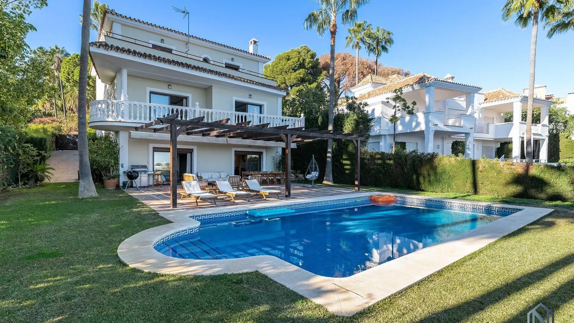 Lejlighed Spacious 6 Bdrm Villa - Golf Lover'S Paradise Marbella